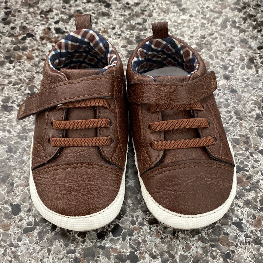 Baby shoes (12-18months)